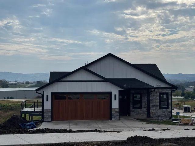 $499,900 | 4080 Brook Elizabeth Drive, Onalaska, WI 54650