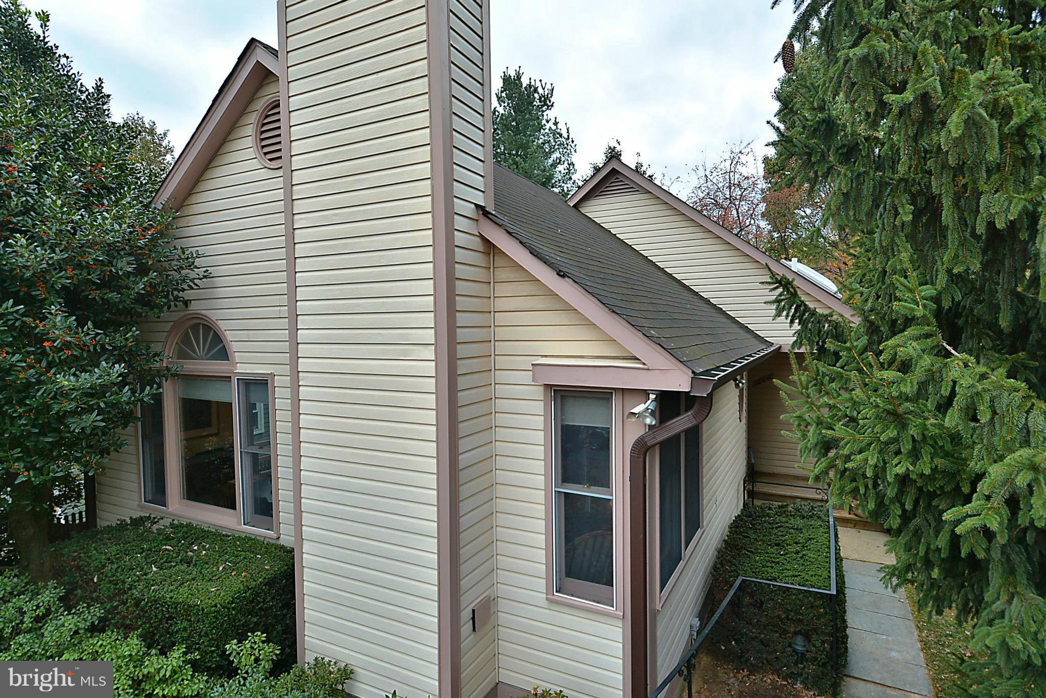 10040 Pratt Place Silver Spring, MD 20910 - Photo 1 of 26 Exterior (Front)
