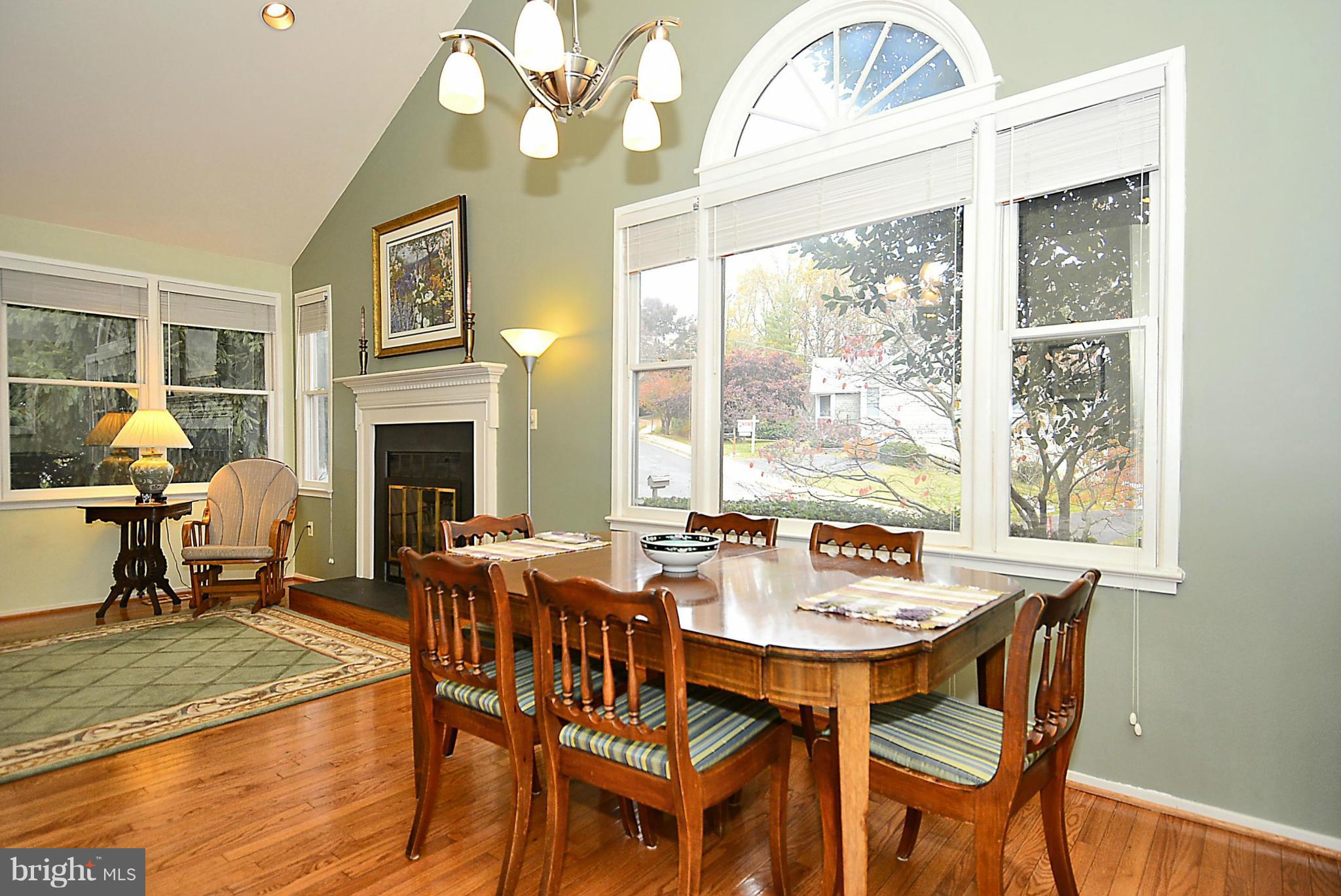 10040 Pratt Place Silver Spring, MD 20910 - Photo 15 of 26 Open Dining Room