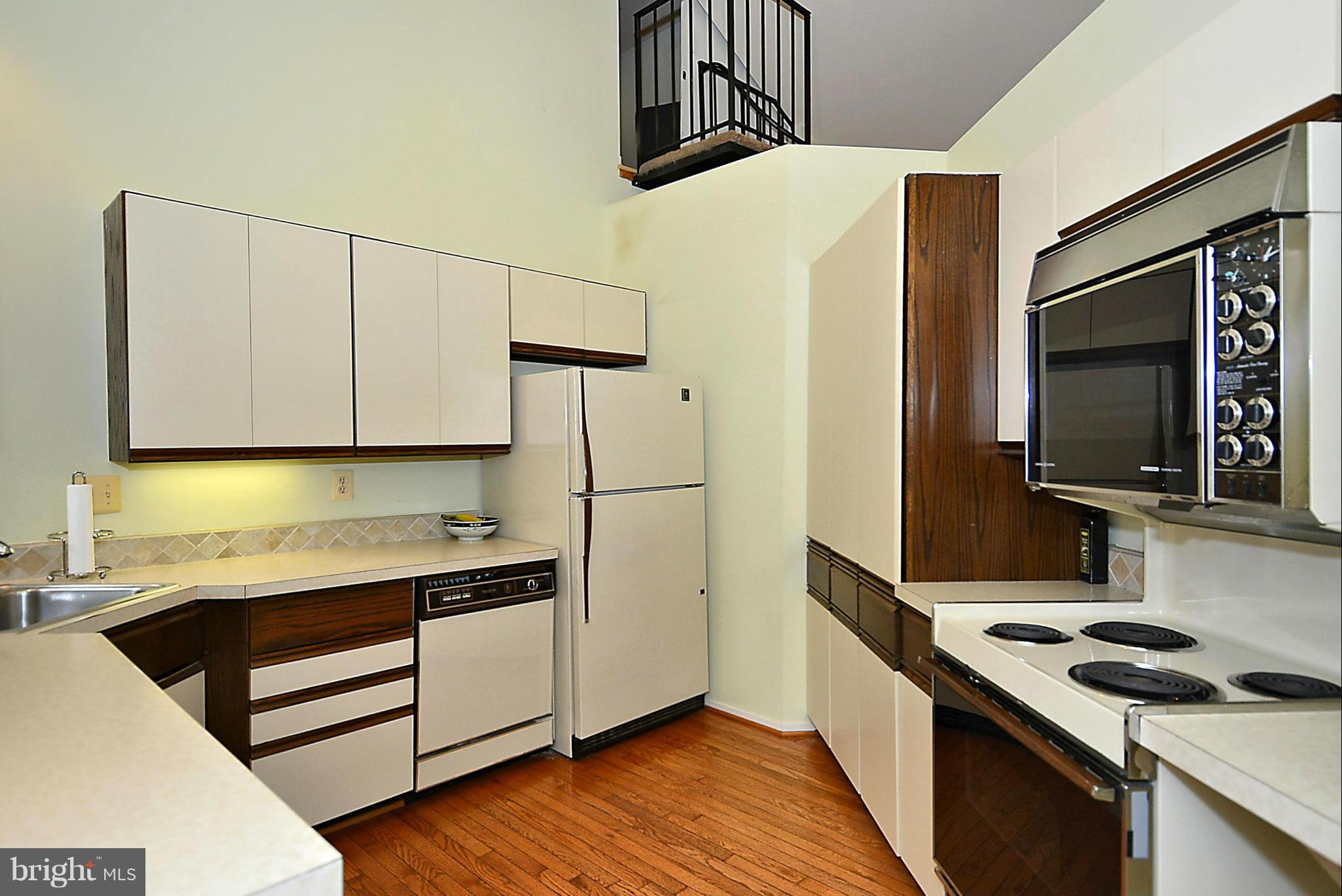 10040 Pratt Place Silver Spring, MD 20910 - Photo 17 of 26 Kitchen with Ample Cabinets