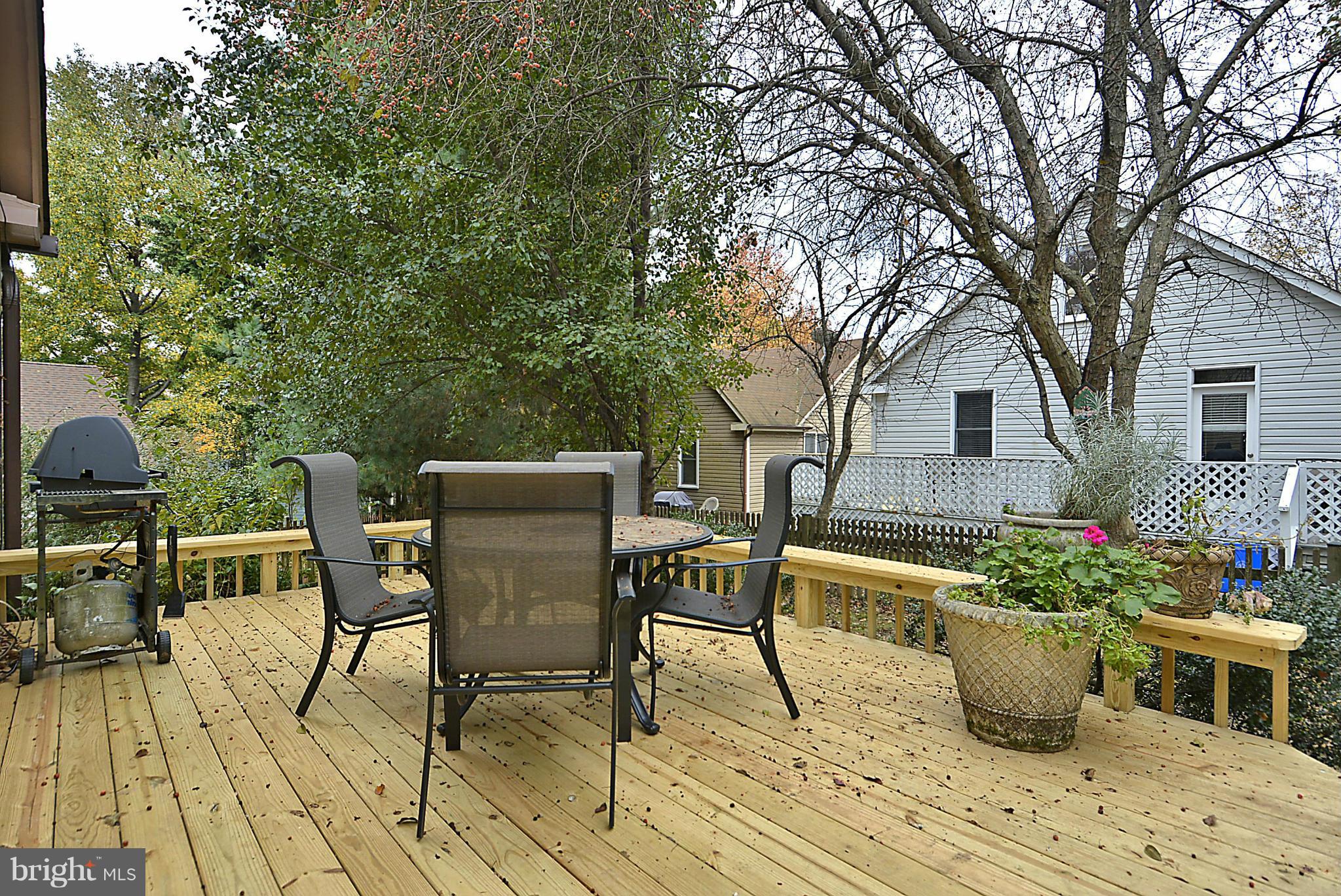 10040 Pratt Place Silver Spring, MD 20910 - Photo 25 of 26 Brand New Deck