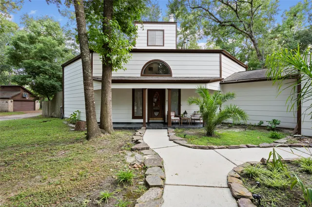 a close view of door