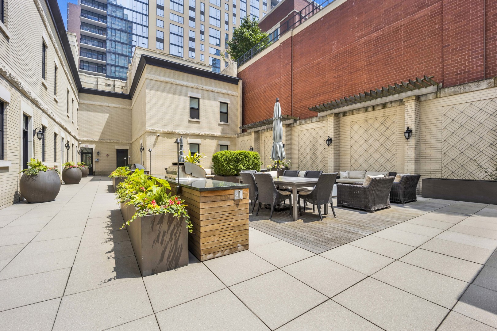 103 West Chestnut Street Chicago, IL 60610 - Photo 42 of 51