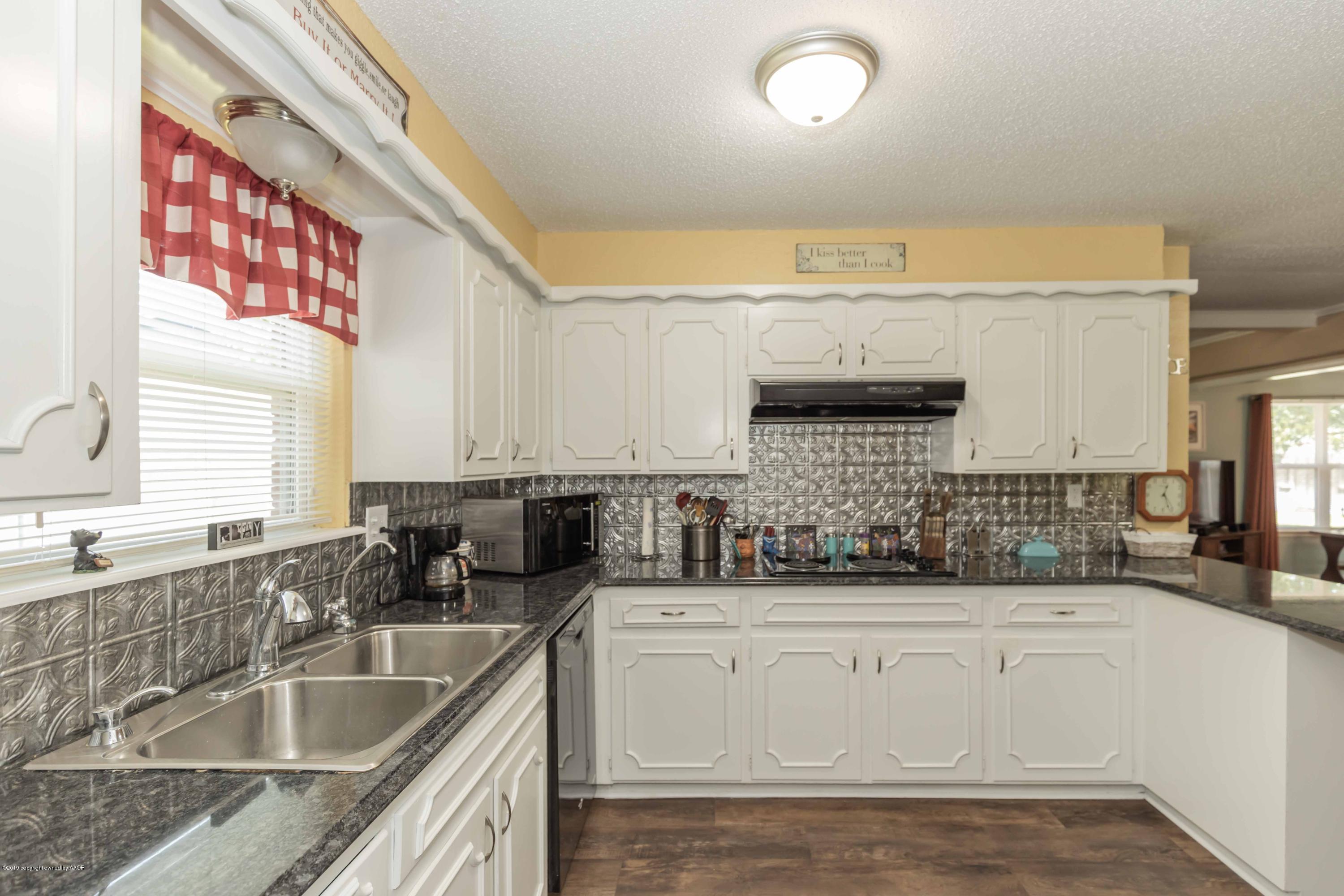 8704 Circle Drive Amarillo, TX 79110 - Photo 14 of 39 KITCHEN VIEW 3
