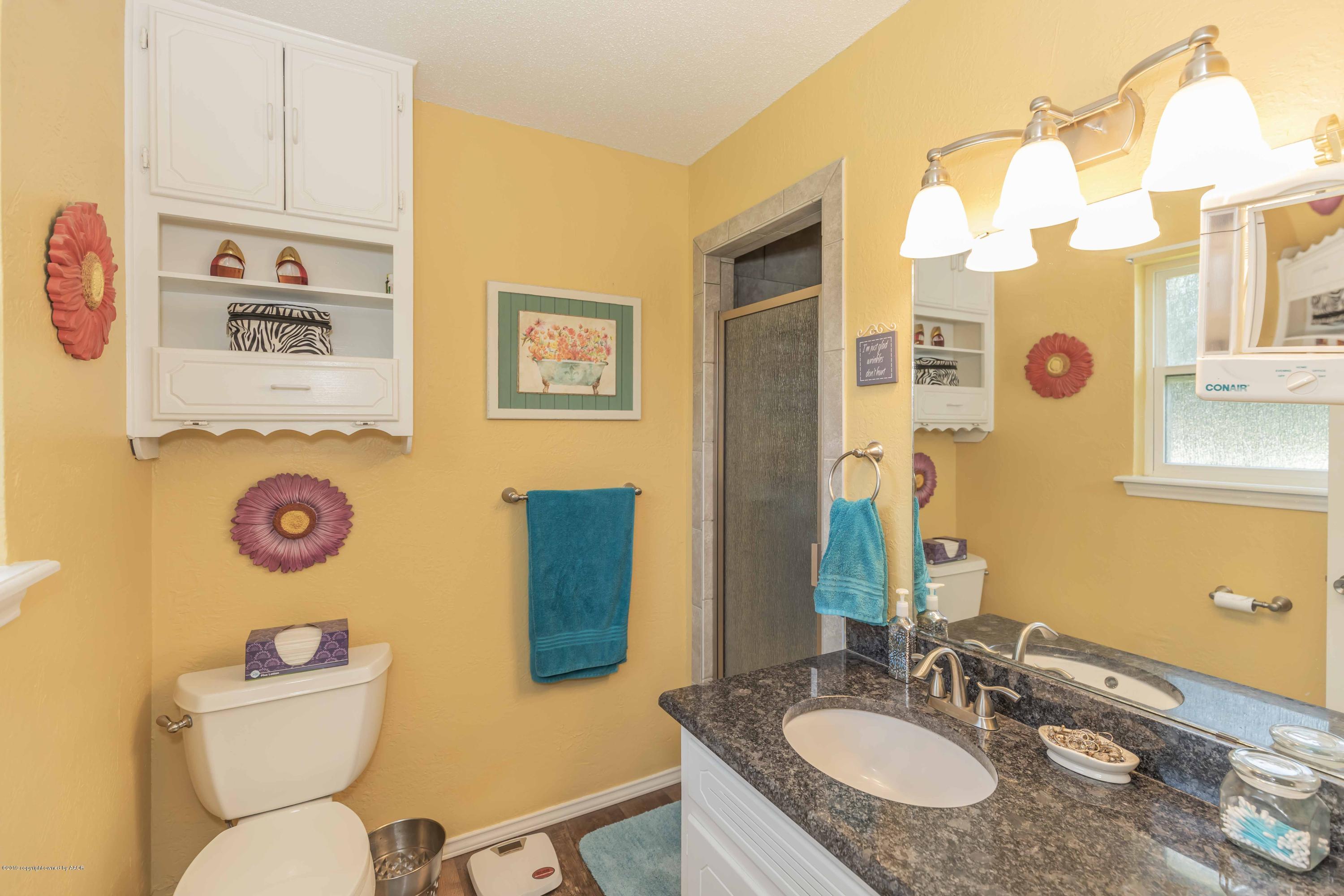 8704 Circle Drive Amarillo, TX 79110 - Photo 22 of 39 MASTER BATH VIEW 1