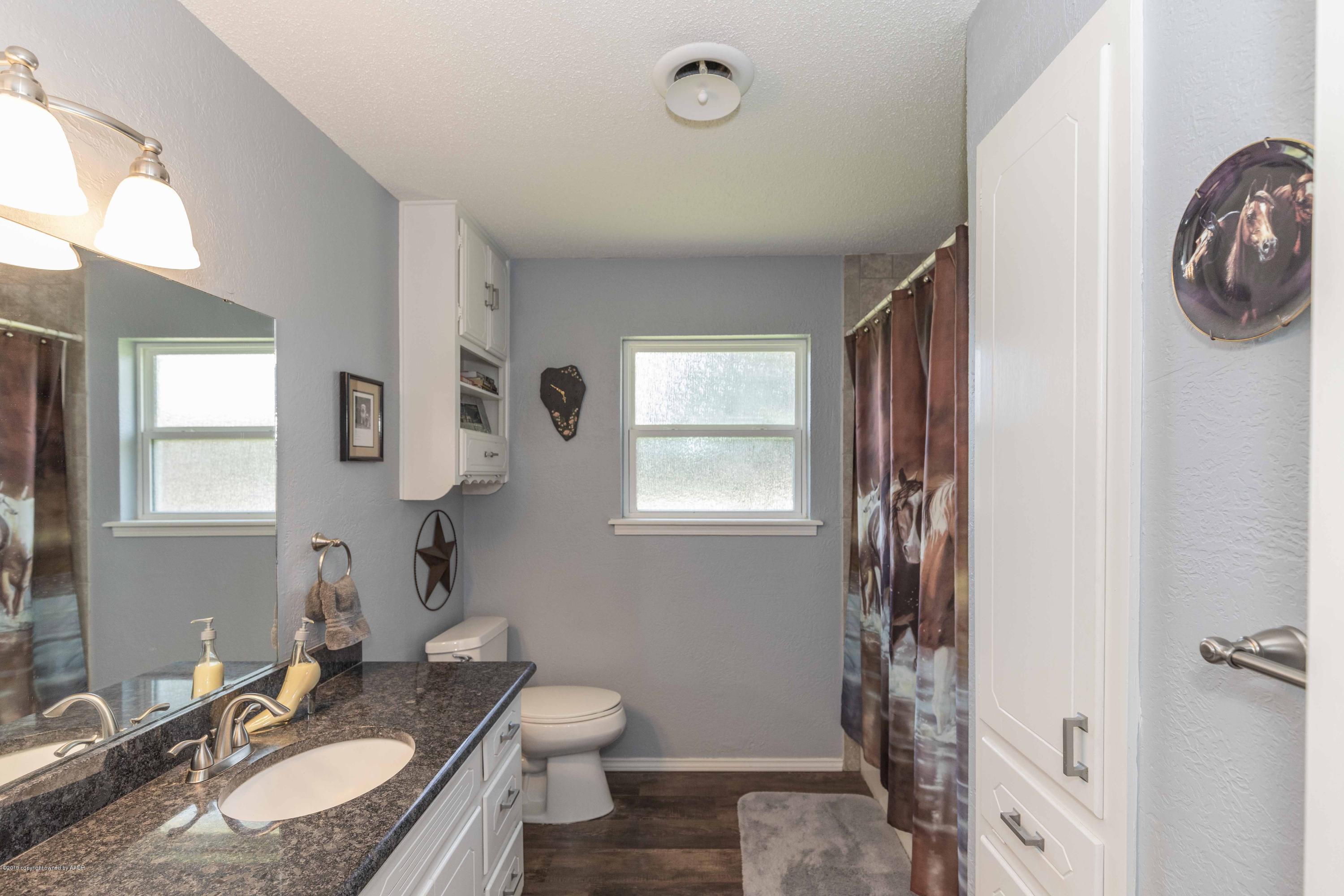 8704 Circle Drive Amarillo, TX 79110 - Photo 28 of 39 BATHROOM 2 VIEW 2