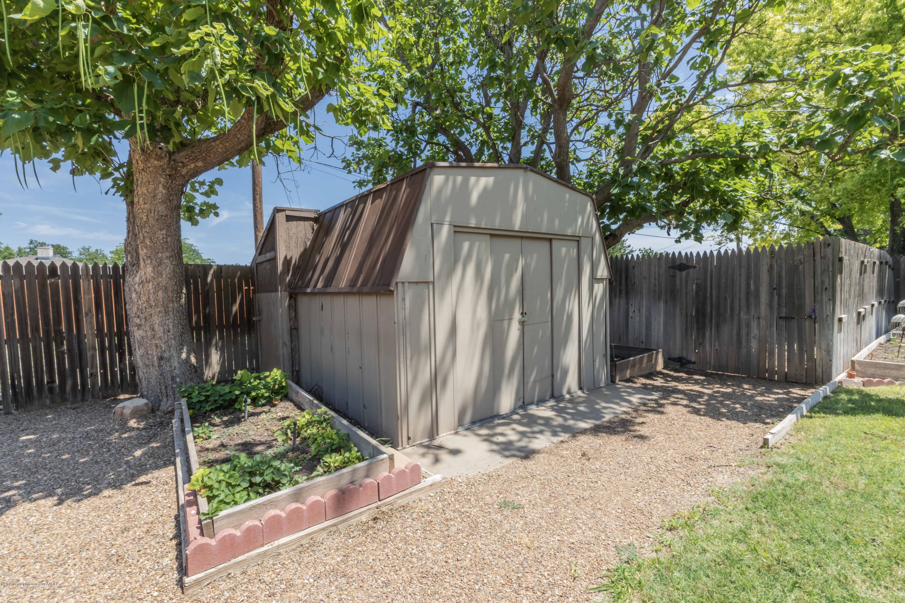 8704 Circle Drive Amarillo, TX 79110 - Photo 38 of 39 STORAGE