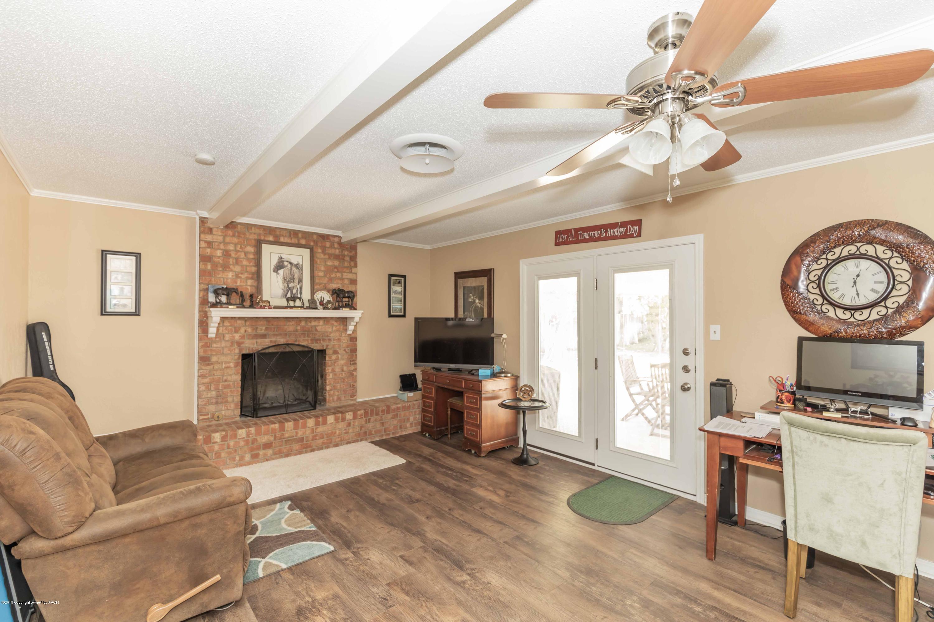 8704 Circle Drive Amarillo, TX 79110 - Photo 10 of 39 DEN VIEW 2
