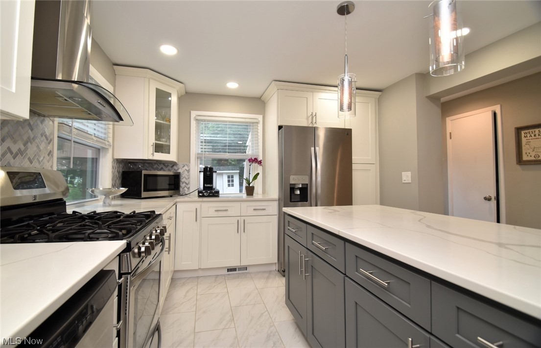 2535 Charney Road Cleveland, OH 44118 - Photo 14 of 33