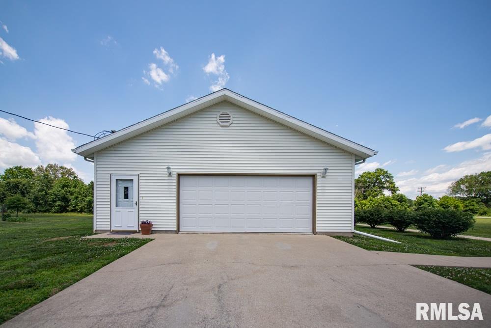 2001 Butler Road Harrisburg, IL 62946 - Photo 7 of 44