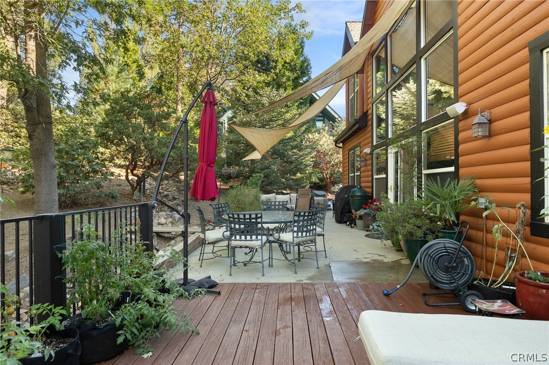 1224 Halifax Drive Lake Arrowhead, CA 92352 - Photo 31 of 35 a view of a chairs and tables in the patio
