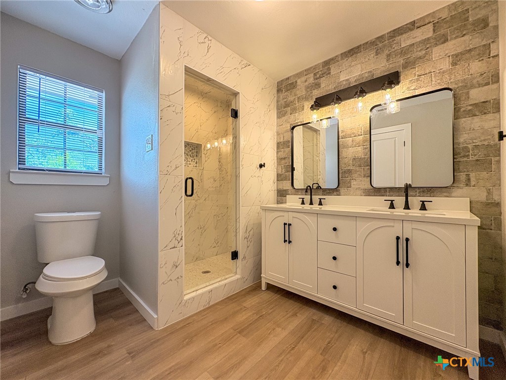 4310 Antelope Trail Temple, TX 76504 - Photo 19 of 32 Second-Master “Mother In Law suite” Bathroom