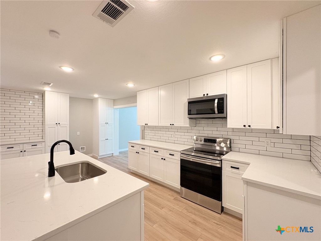 4310 Antelope Trail Temple, TX 76504 - Photo 2 of 32 Kitchen