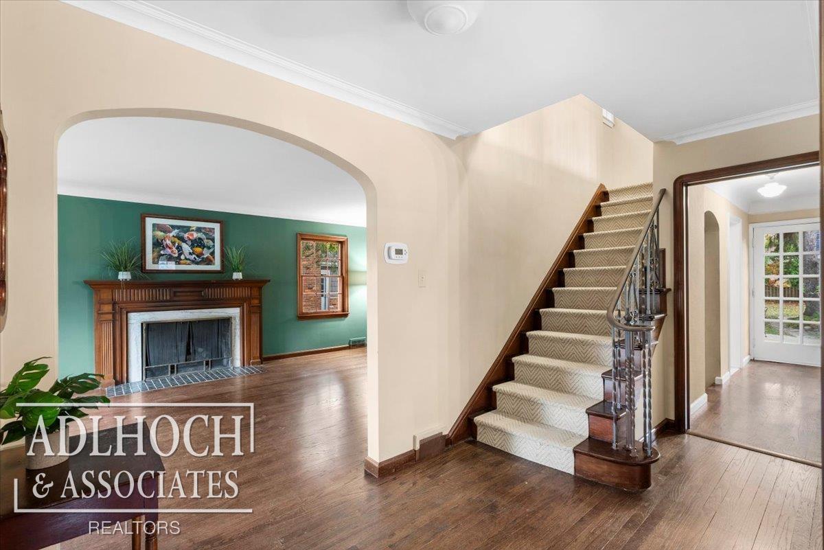 827 Fisher Road Grosse Pointe, MI 48230 - Photo 15 of 53 50193483-0824f218-e66d-4f5a-a482-14404c5aae4c.JPG