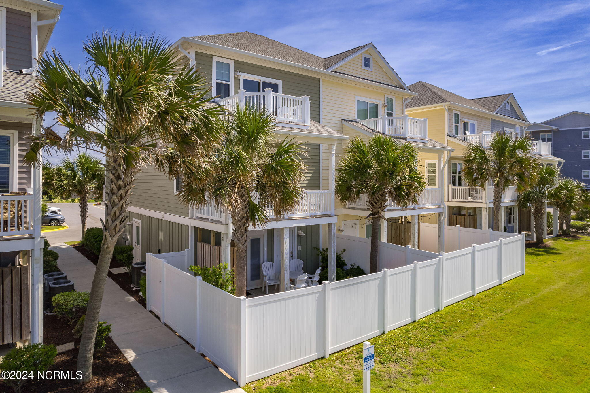 2800 West Fort Macon Road, Unit 16 Atlantic Beach, NC 28512 - Photo 45 of 62 Fully fenced backyard