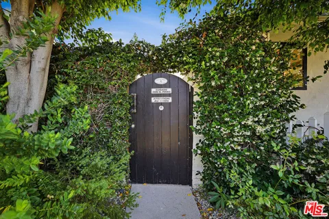 $2,345,000 | 11357 Aqua Vista Street, Studio City, CA 91602