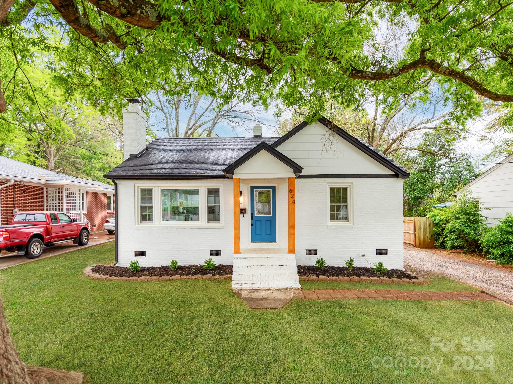 624 North Confederate Ave  