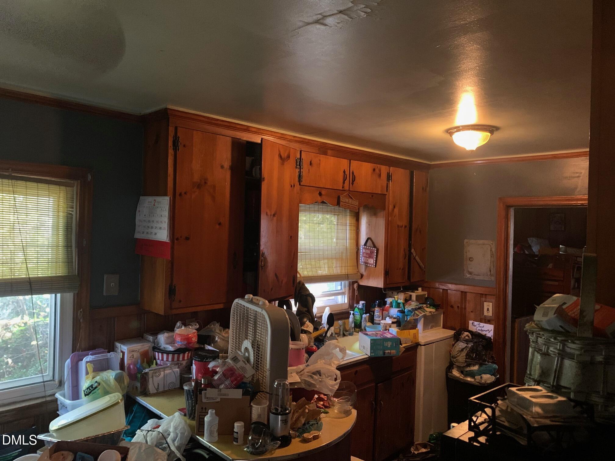 438 Dudley Street Burlington, NC 27217 - Photo 15 of 33 a room with gym equipment