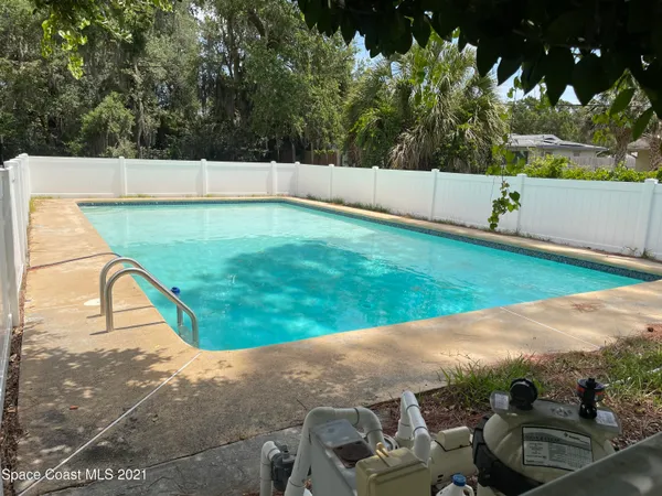 $2,000 | 296 Woodland Drive, Melbourne, FL 32904