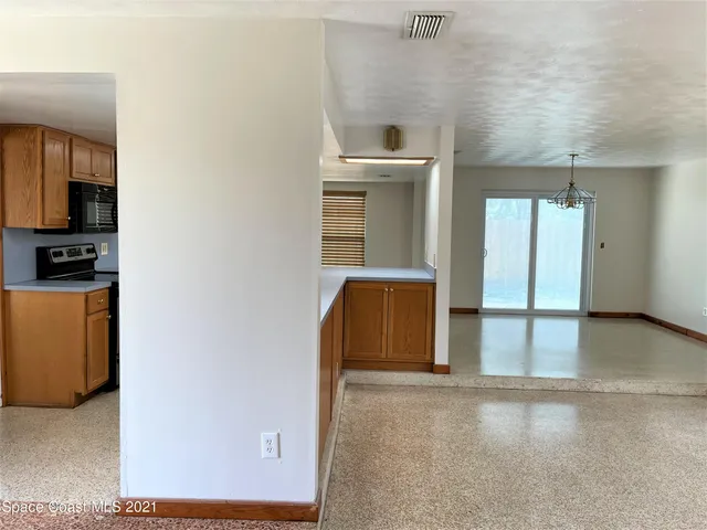 $2,000 | 296 Woodland Drive, Melbourne, FL 32904