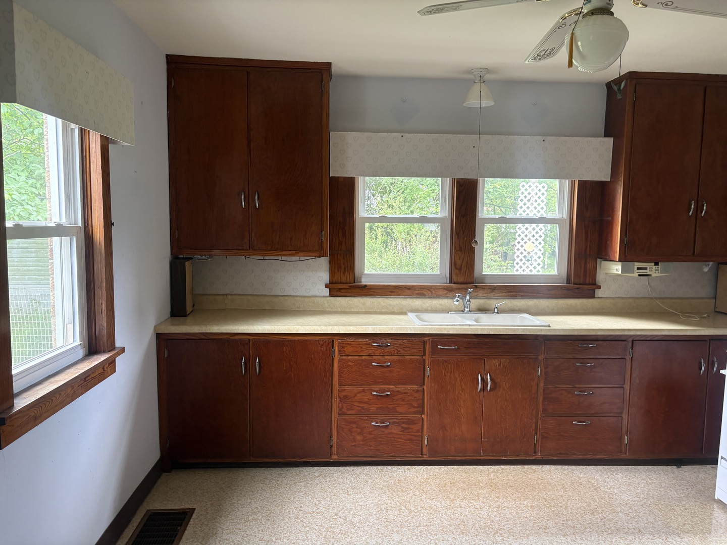 1232 Dallas Road Murphysboro, IL 62966 - Photo 10 of 35