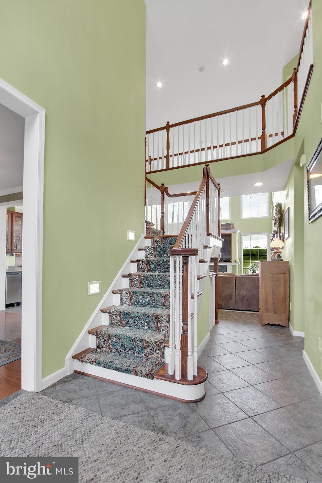 194 Ridgefield Drive York, PA 17403 - Photo 2 of 38 Gallery Image 2