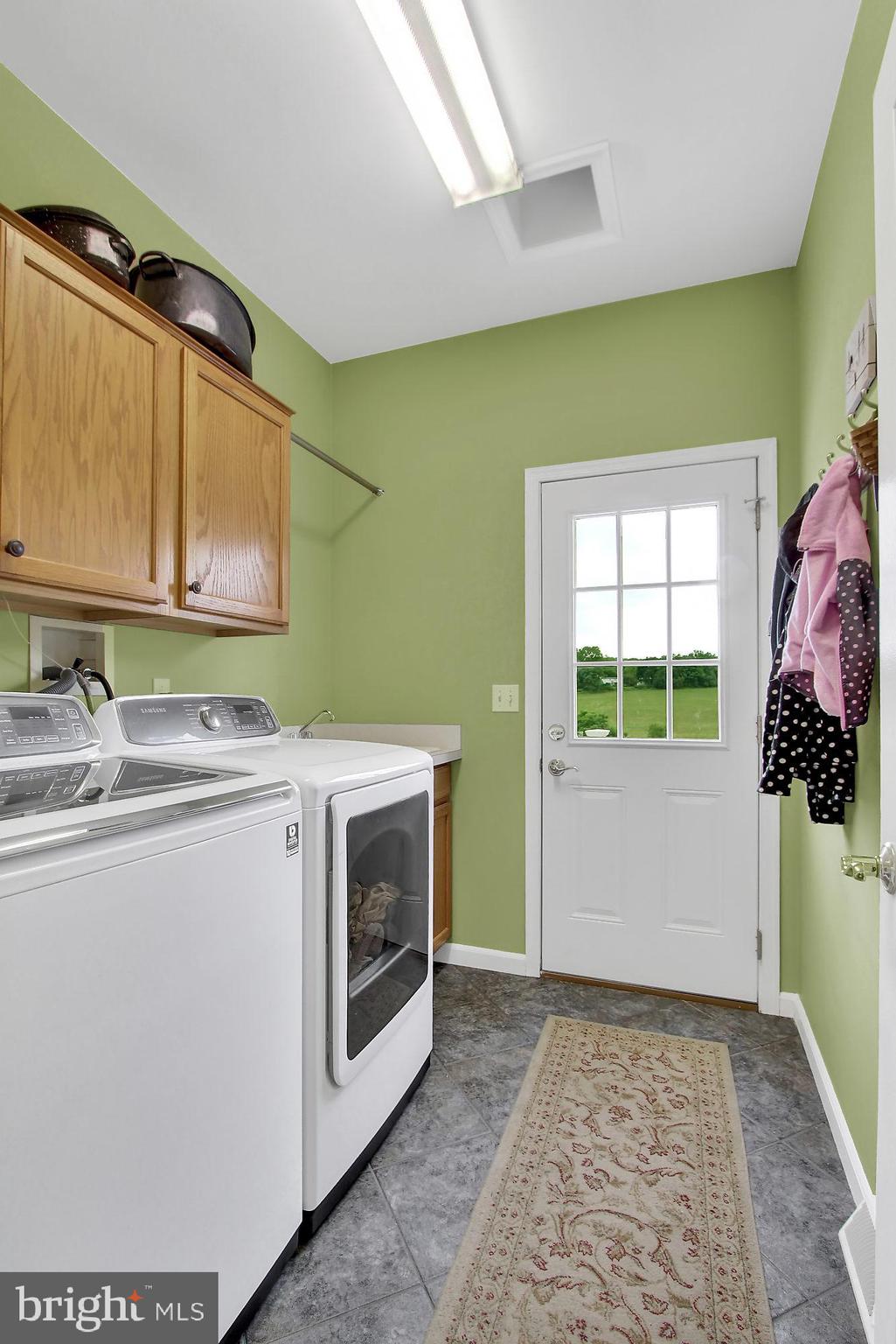 194 Ridgefield Drive York, PA 17403 - Photo 11 of 38 Gallery Image 11