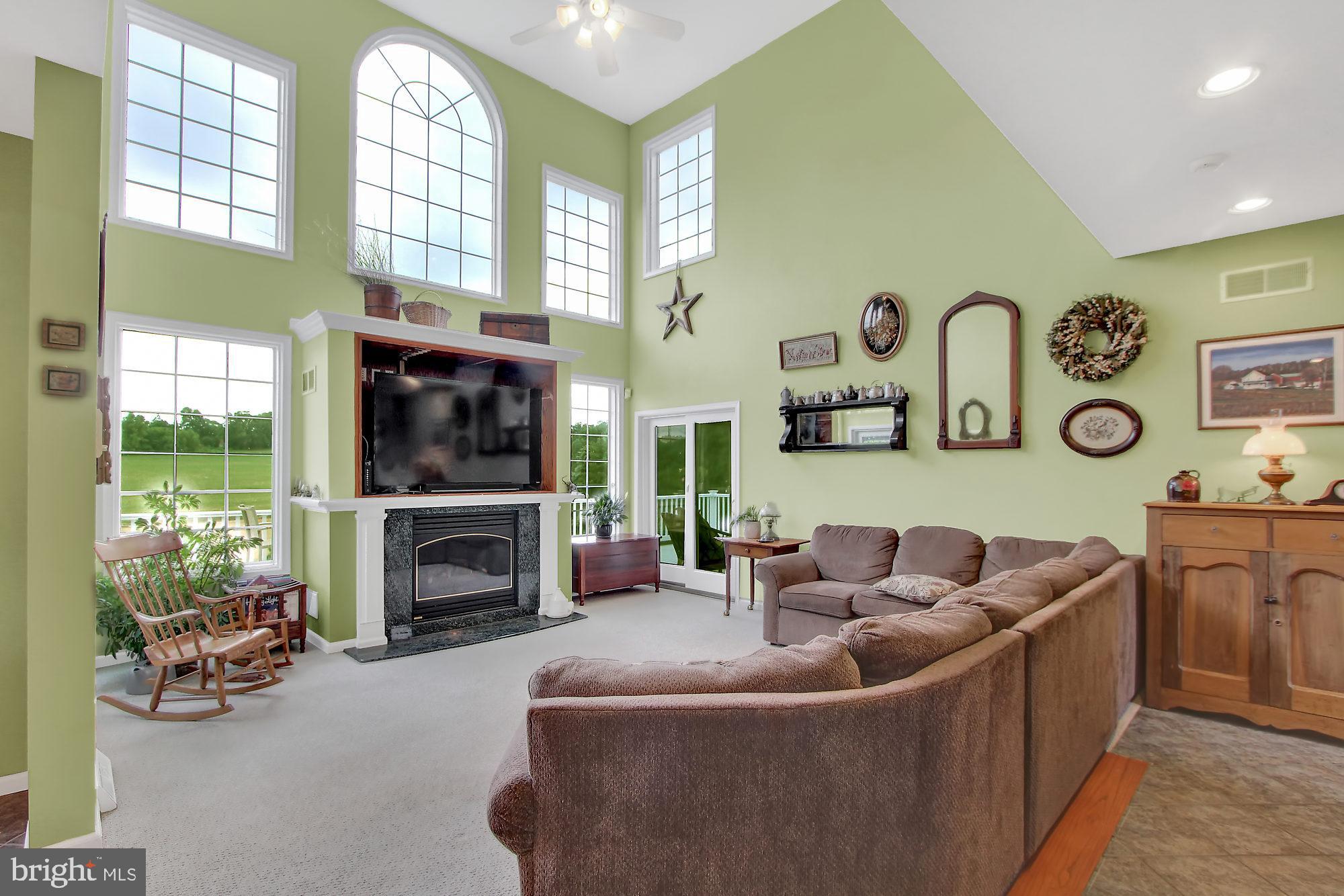 194 Ridgefield Drive York, PA 17403 - Photo 12 of 38 Gallery Image 12