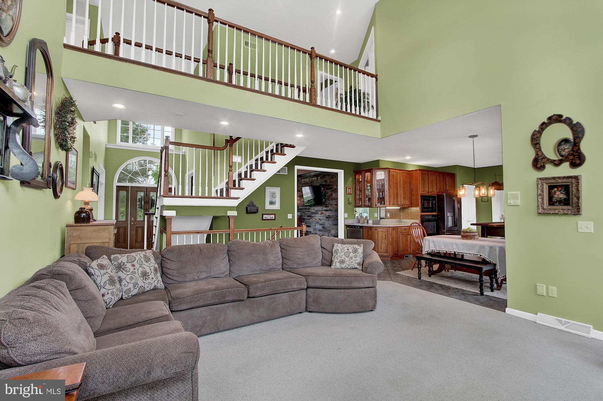 194 Ridgefield Drive York, PA 17403 - Photo 13 of 38 Gallery Image 13
