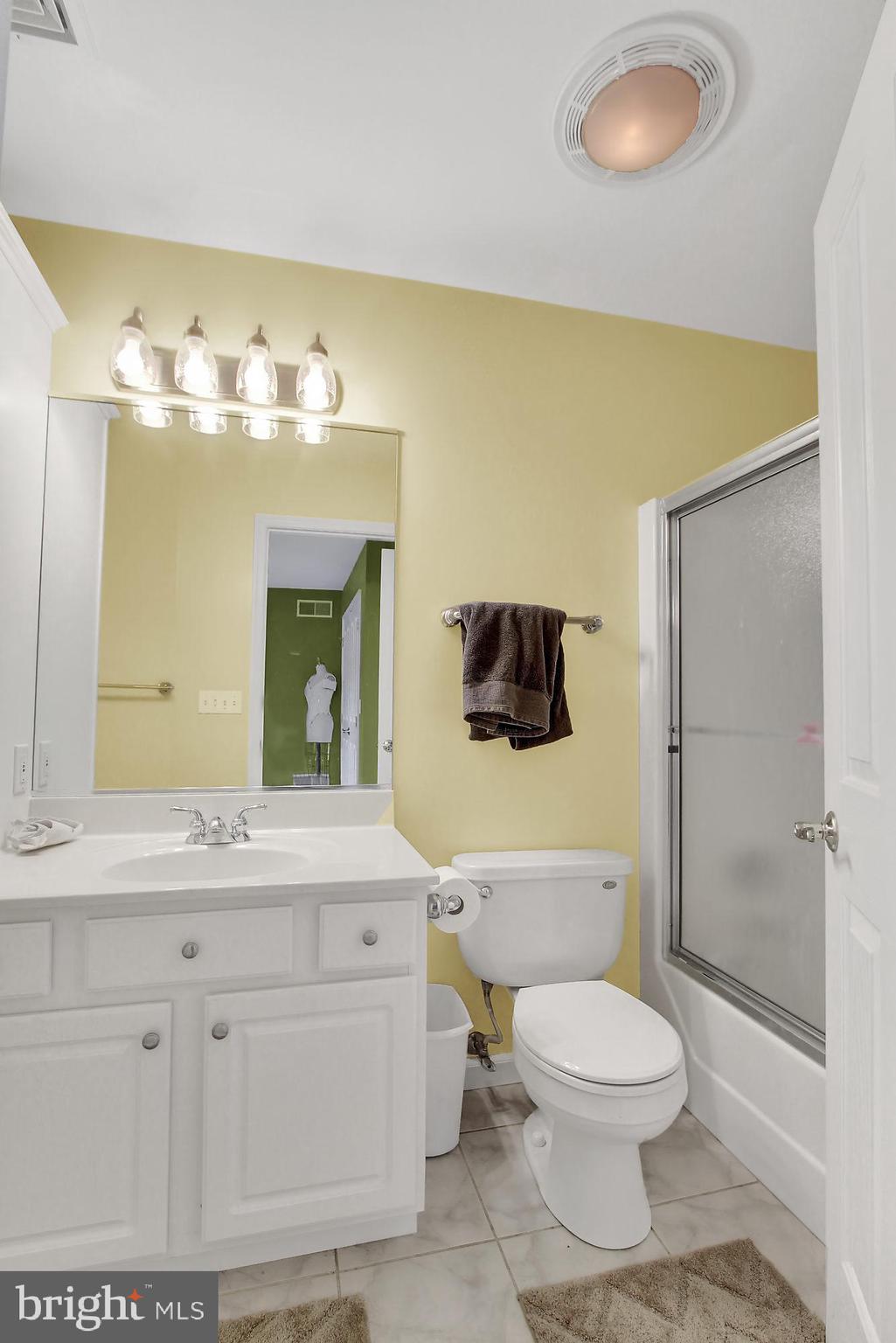 194 Ridgefield Drive York, PA 17403 - Photo 21 of 38 Gallery Image 21