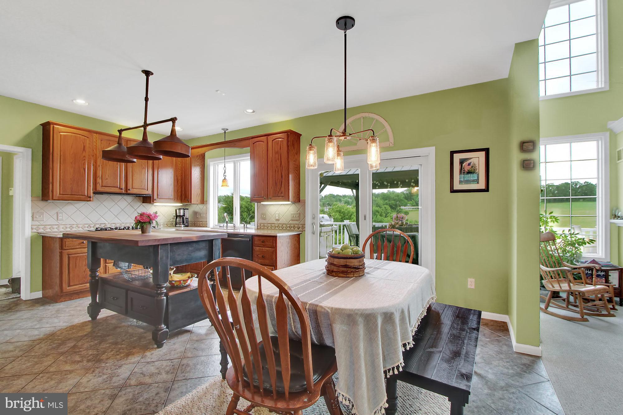 194 Ridgefield Drive York, PA 17403 - Photo 7 of 38 Gallery Image 7