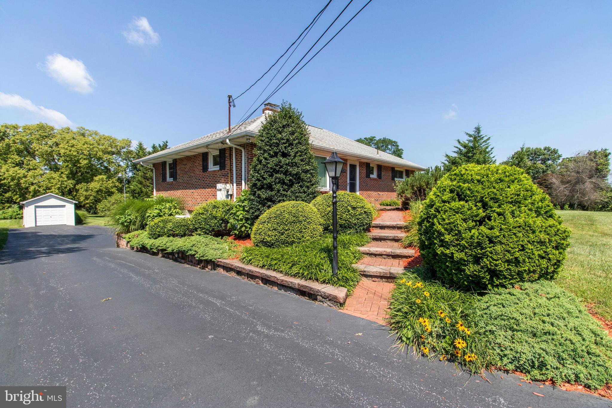 1129 Laurelwood Road Pottstown, PA 19465 - Photo 2 of 18