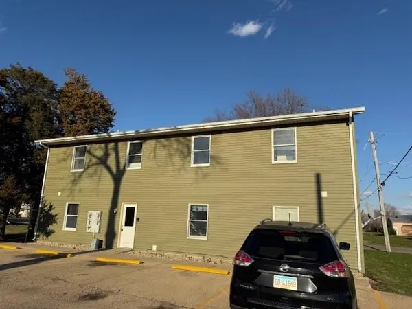 $850 | 106 South 3rd Avenue, Mendota, IL 61342