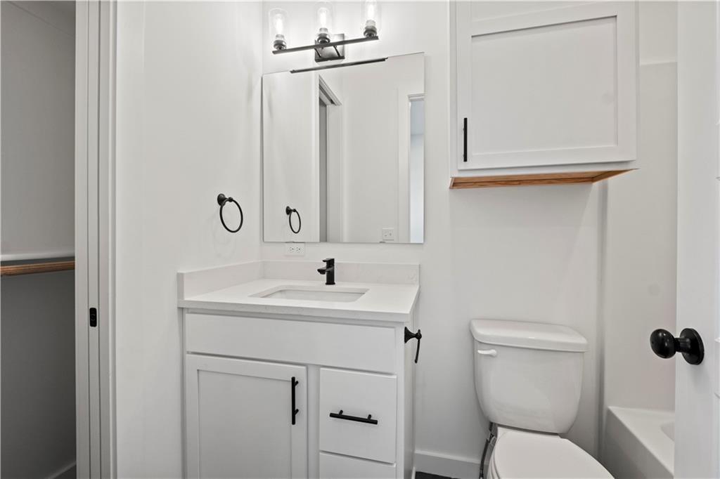 459 Southwest Longview Boulevard Lee's Summit, MO 64081 - Photo 21 of 40