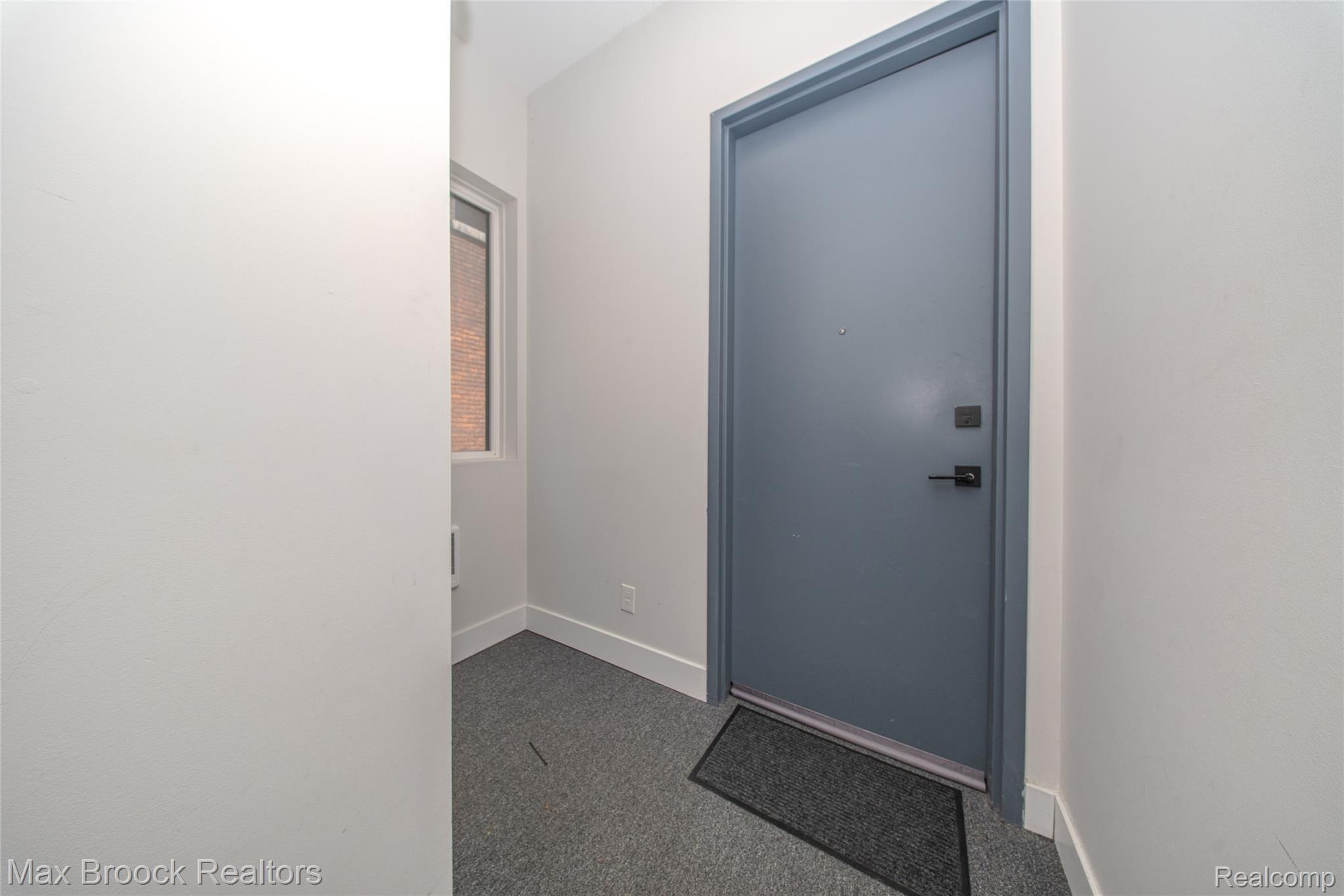 4530 Commonwealth Street, Unit 1 Detroit, MI 48208 - Photo 11 of 66 v511624_19.jpg