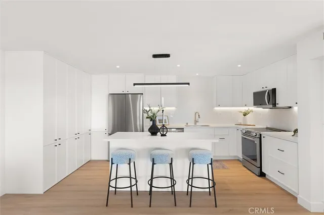 $1,325,000 | 1200 East Ocean Boulevard, Unit 41, Long Beach, CA 90802