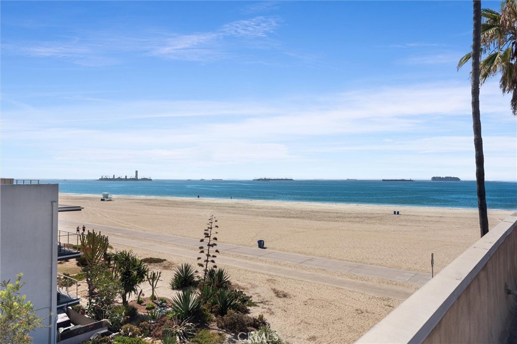 1200 East Ocean Boulevard, Unit 41 Long Beach, CA 90802 - Photo 6 of 35 a view of a lake with a lake