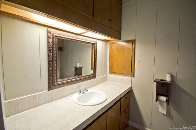 $1,300,000 | 5673 Fm 1628, Adkins, TX 78101