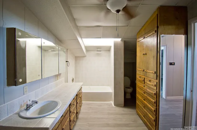 $1,300,000 | 5673 Fm 1628, Adkins, TX 78101