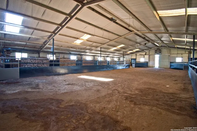 $1,300,000 | 5673 Fm 1628, Adkins, TX 78101