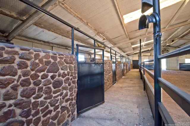 $1,300,000 | 5673 Fm 1628, Adkins, TX 78101