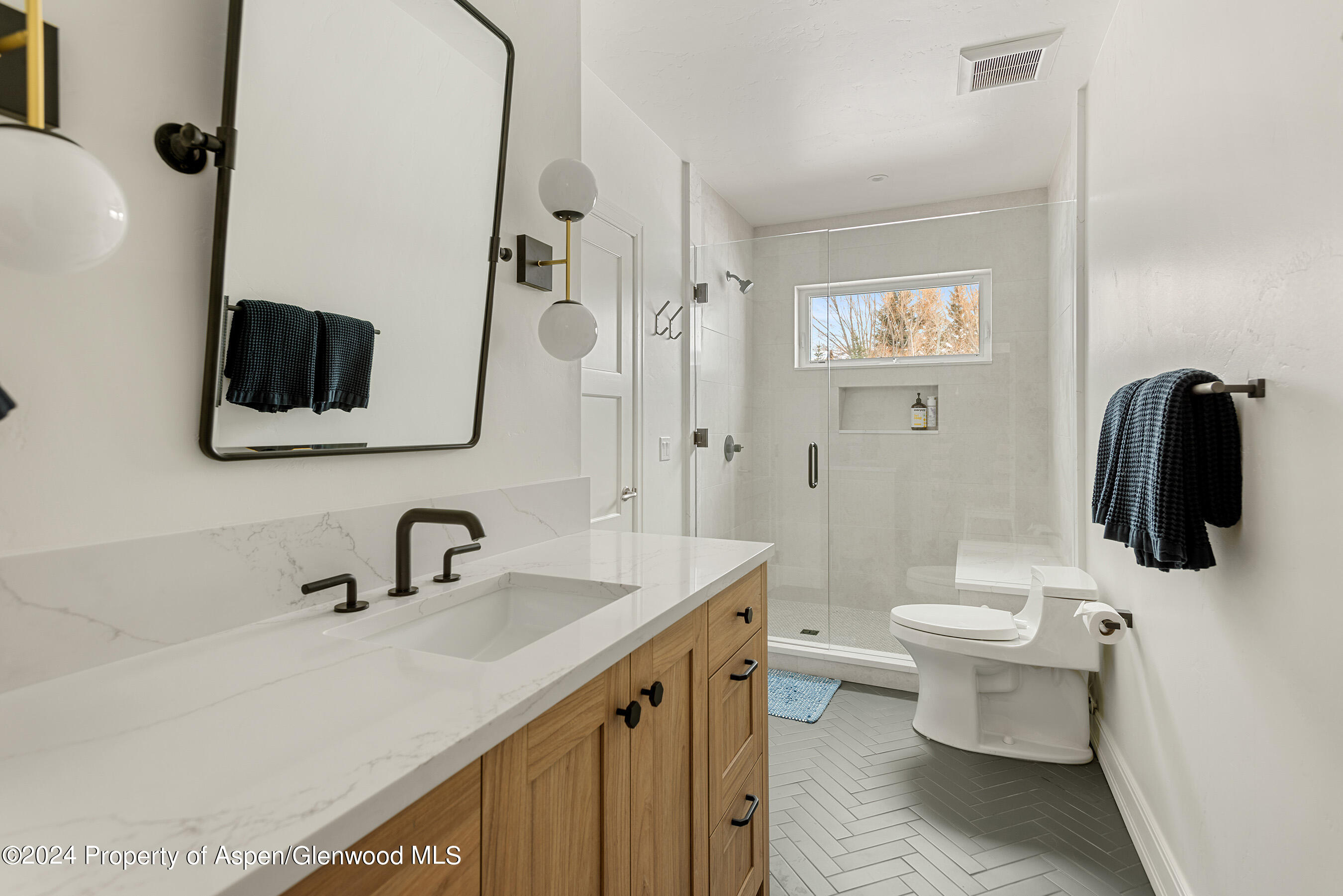 262 Haystack Lane Snowmass, CO 81654 - Photo 15 of 43 Guest Principal Bath