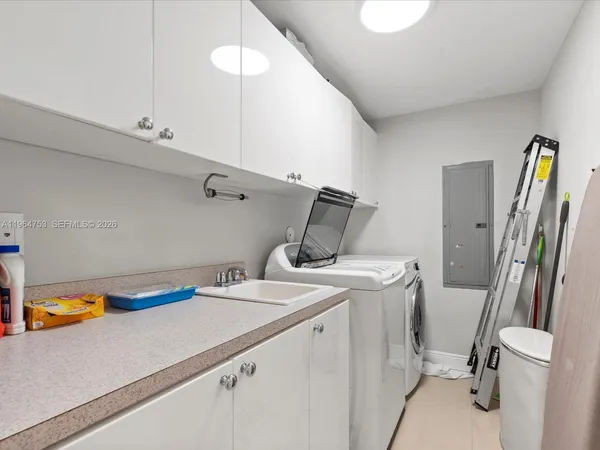 $16,500 | 17875 Collins Avenue, Unit 4405, Sunny Isles Beach, FL 33160