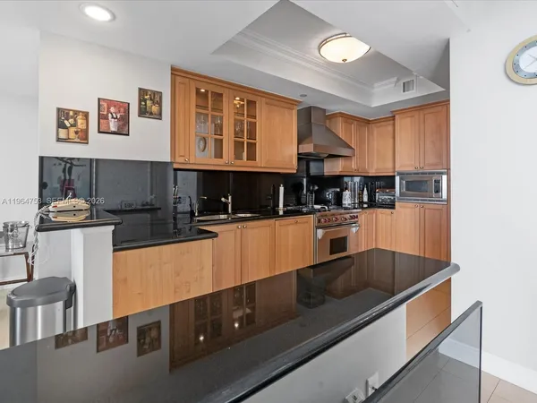 $16,500 | 17875 Collins Avenue, Unit 4405, Sunny Isles Beach, FL 33160