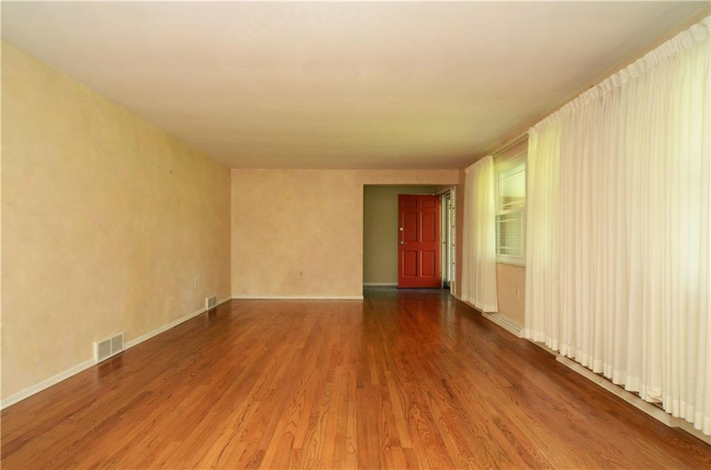 1423 Coraopolis Heights Road Coraopolis, PA 15108 - Photo 11 of 25 Reverse view of living room