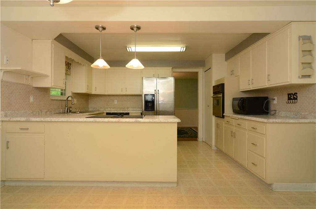 1423 Coraopolis Heights Road Coraopolis, PA 15108 - Photo 7 of 25 Gallery Image 7