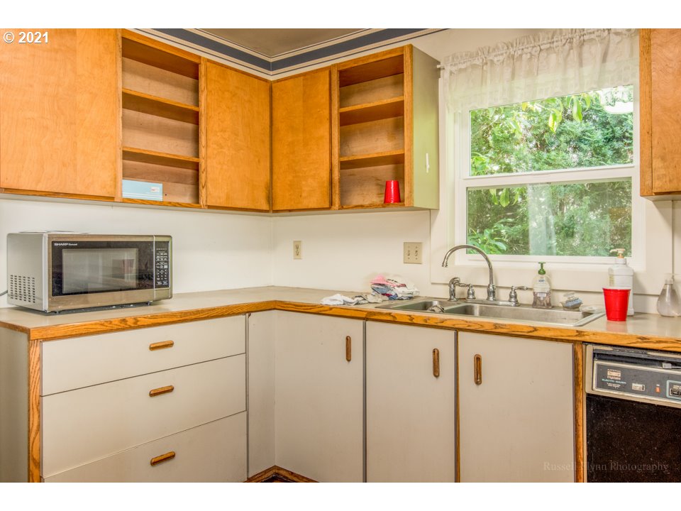 6545 Southwest Childs Road Lake Oswego, OR 97035 - Photo 13 of 18 Gallery Image 13