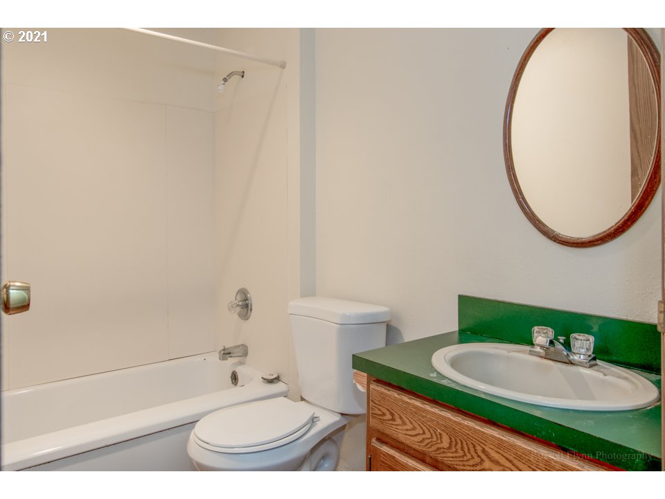 6545 Southwest Childs Road Lake Oswego, OR 97035 - Photo 14 of 18 Gallery Image 14