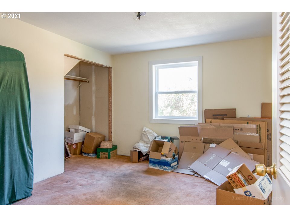 6545 Southwest Childs Road Lake Oswego, OR 97035 - Photo 15 of 18 Gallery Image 15