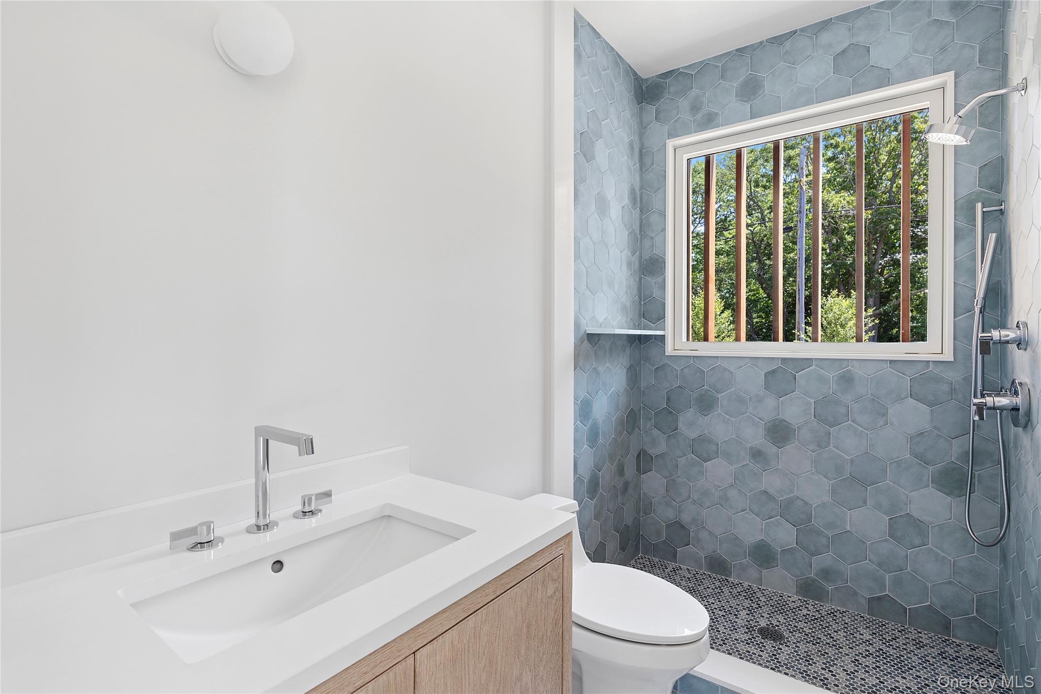 25 Bluff Point Road Sag Harbor, NY 11963 - Photo 24 of 27 1st Floor Full Bathroom